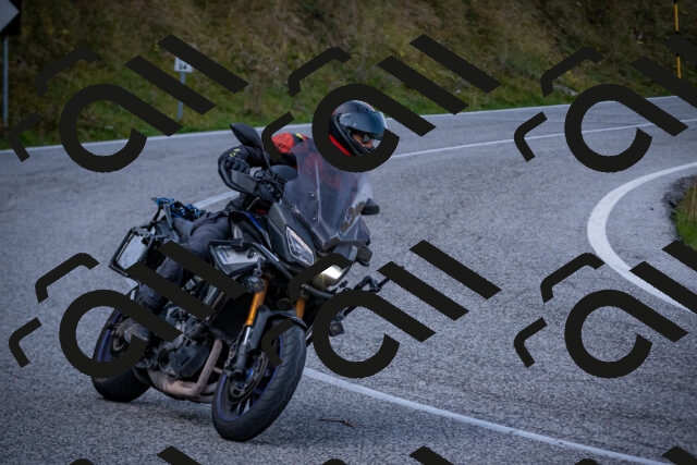 20251012123931-_5009630_am_