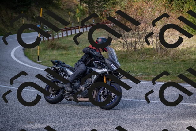 20251012123932-_5009631_am_