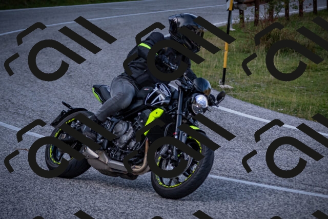 20251012123946-_5009637_am_