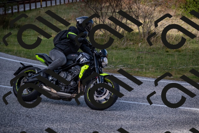 20251012123946-_5009638_am_