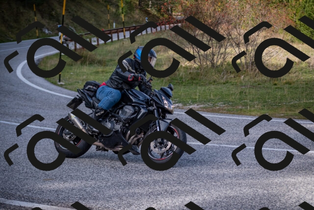 20251012123948-_5009641_am_