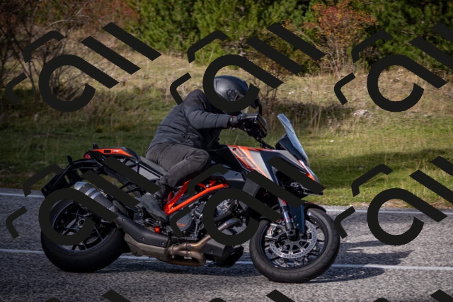 20251012123950-_5009646_am_