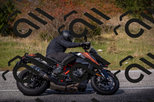 20251012123951-_5009647_am_