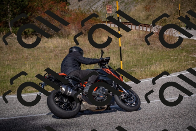 20251012123951-_5009648_am_