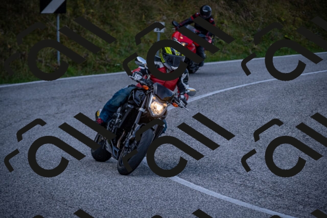 20251012124003-_5009649_am_