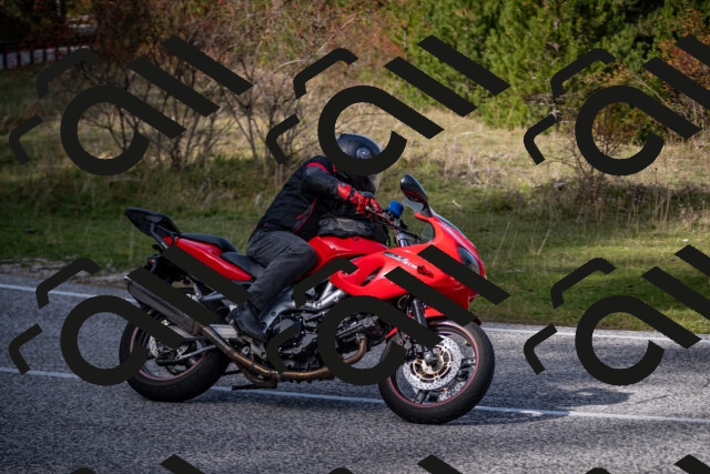 20251012124006-_5009654_am_