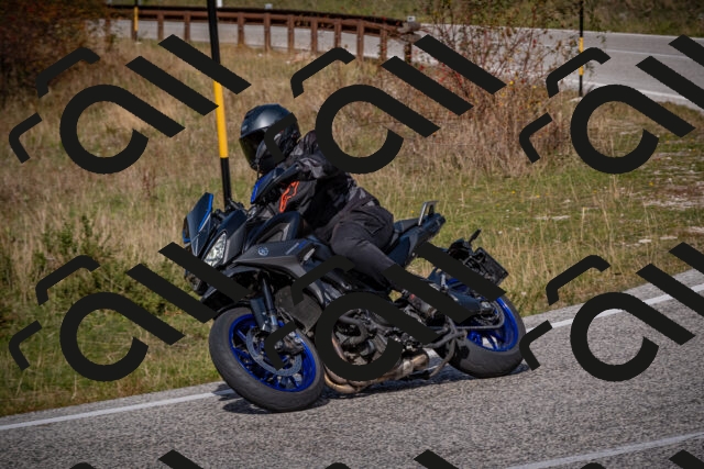 20251012124036-_5009661_am_