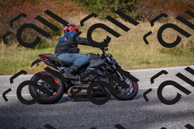 20251012124106-_5009668_am_