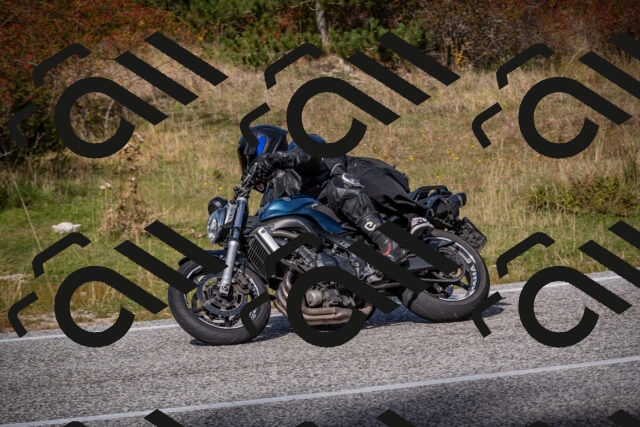 20251012124112-_5009670_am_