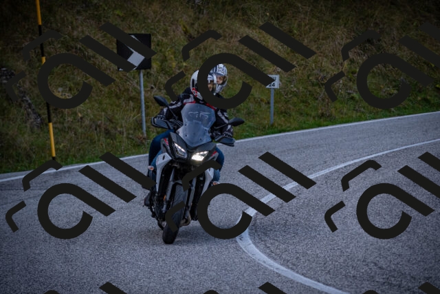 20251012124150-_5009679_am_