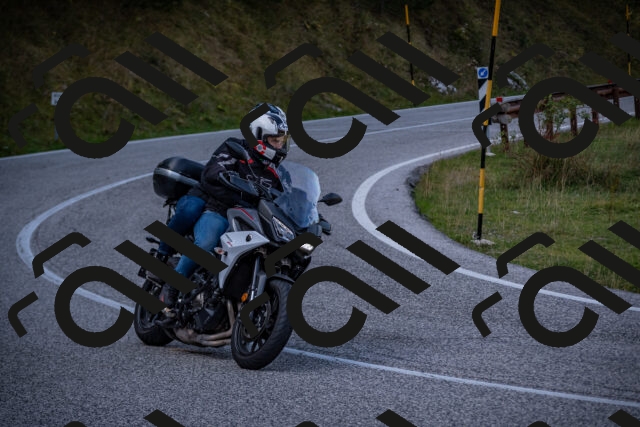 20251012124151-_5009680_am_