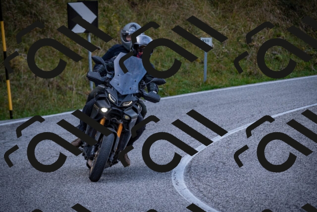 20251012124309-_5009683_am_