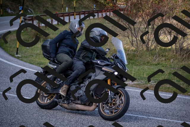 20251012124310-_5009685_am_