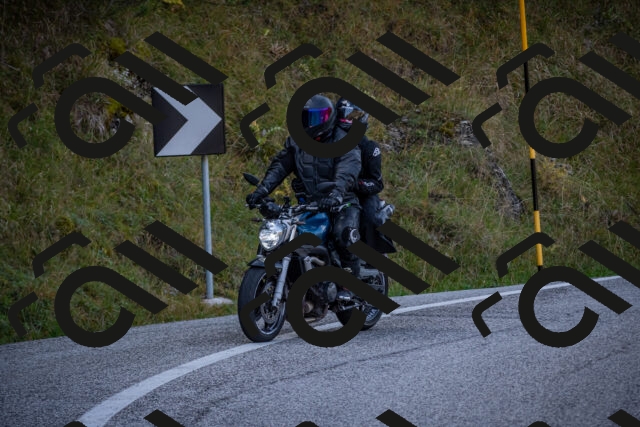 20251012124340-_5009687_am_