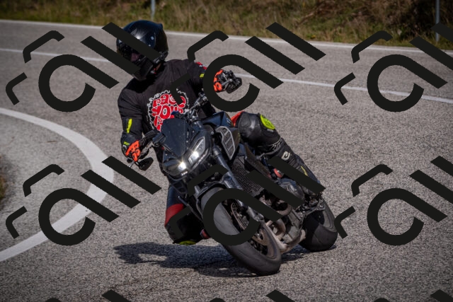 20251012124345-_5009689_am_