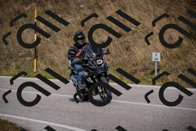 20251012124446-_5009704_am_