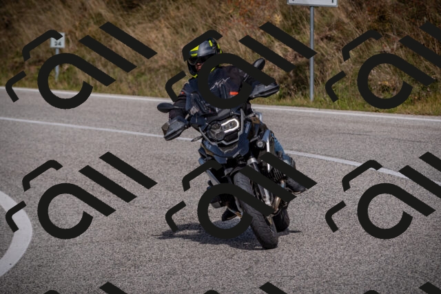 20251012124448-_5009705_am_