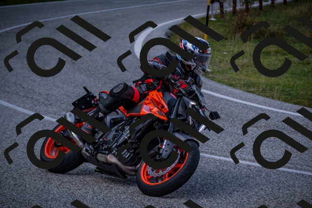 20251012124556-_5009714_am_