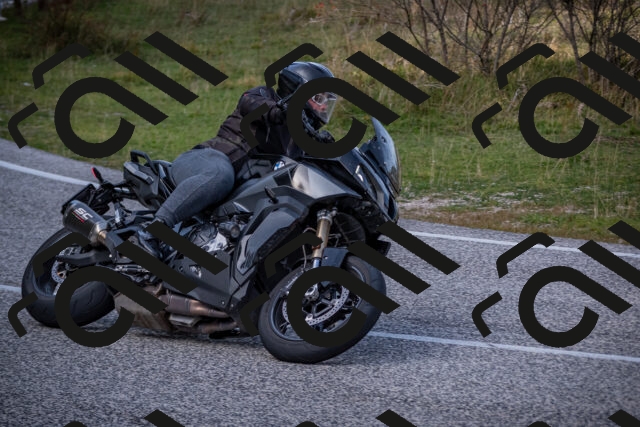 20251012124739-_5009738_am_