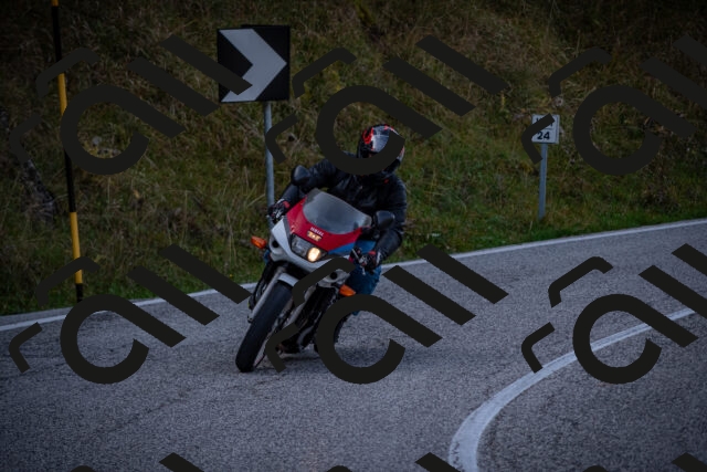 20251012124819-_5009743_am_