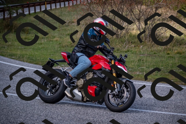 20251012124824-_5009748_am_