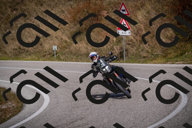 20251012124833-_5009755_am_