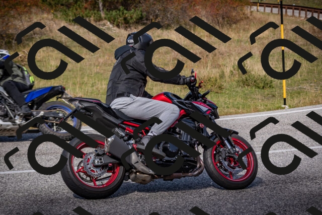 20251012124834-_5009759_am_