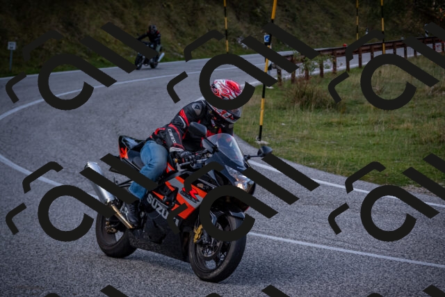 20251012124841-_5009761_am_