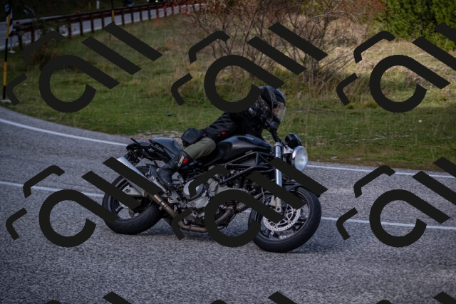 20251012124844-_5009764_am_