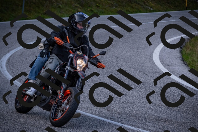 20251012124849-_5009771_am_