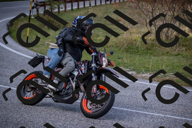 20251012124850-_5009772_am_