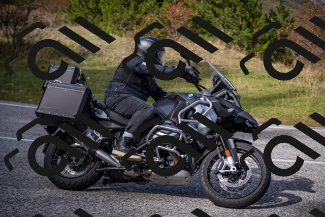 20251012124850-_5009773_am_