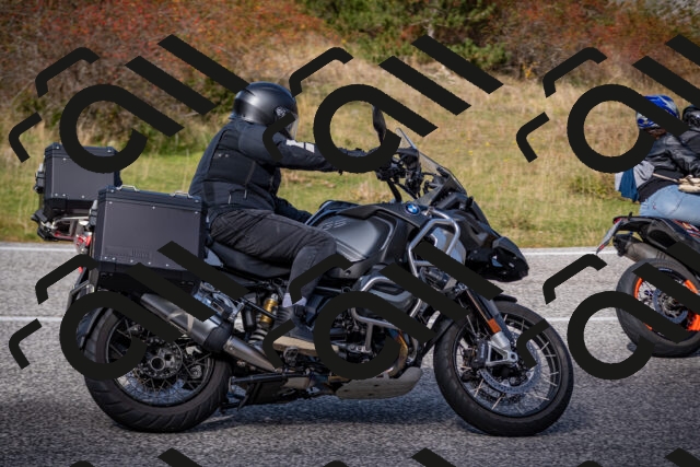 20251012124851-_5009774_am_