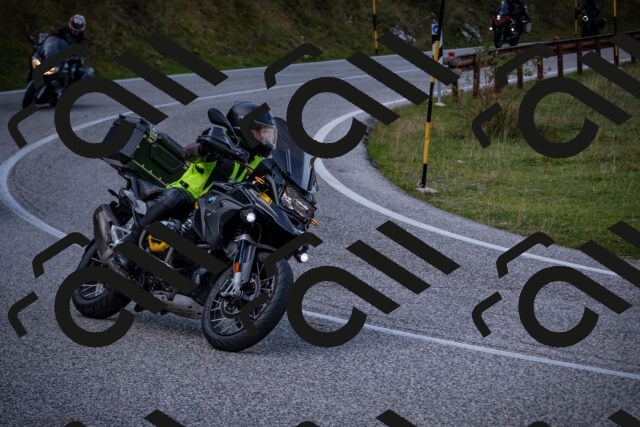 20251012125051-_5009775_am_