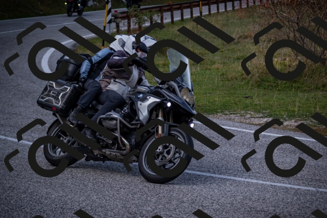 20251012125052-_5009777_am_