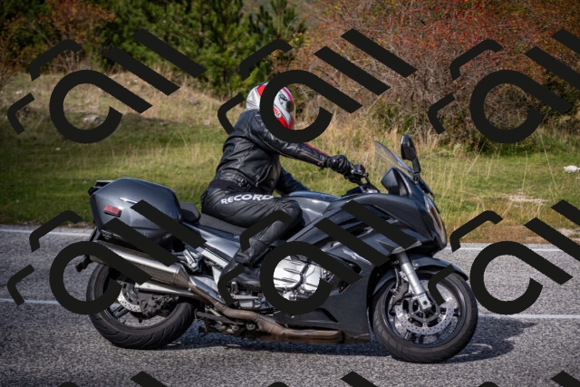 20251012125054-_5009781_am_