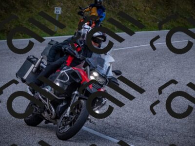 20251012125055-_5009782_am_