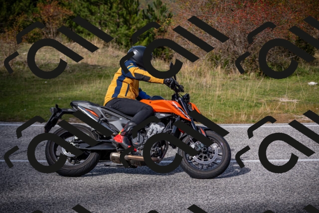 20251012125058-_5009788_am_