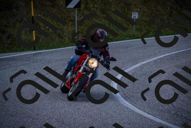 20251012125107-_5009789_am_