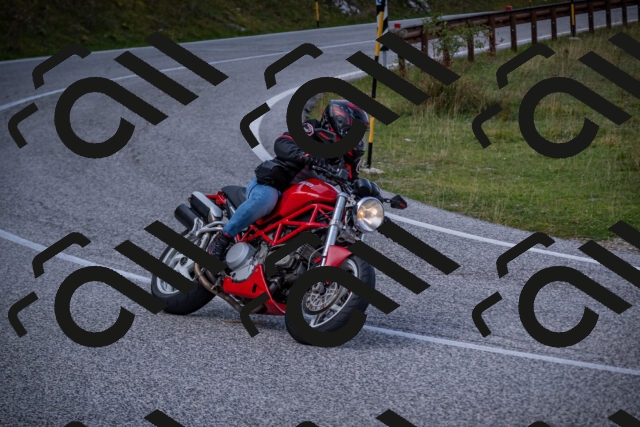 20251012125108-_5009790_am_