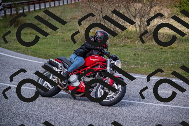 20251012125108-_5009791_am_