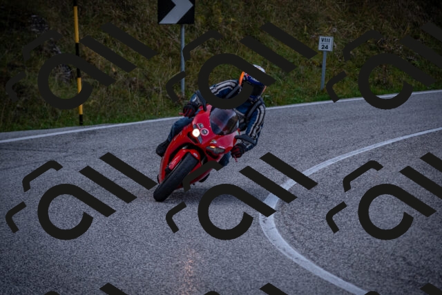 20251012125208-_5009797_am_