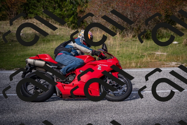 20251012125209-_5009798_am_