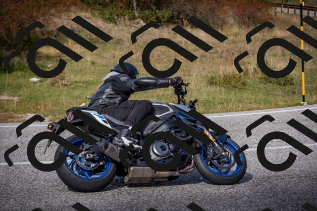 20251012125221-_5009802_am_