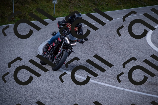 20251012125223-_5009803_am_