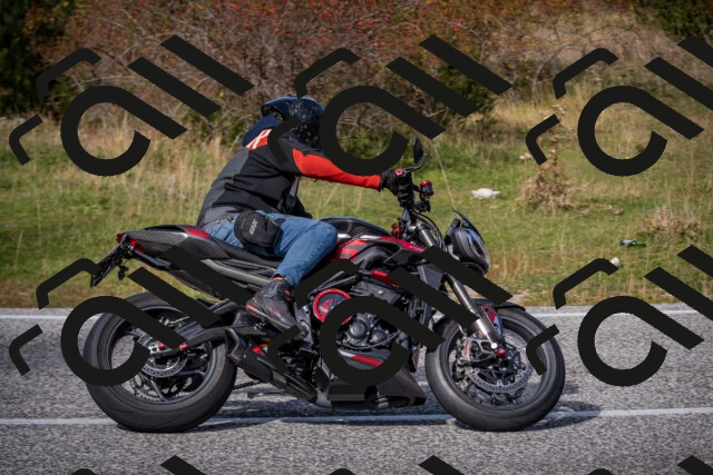 20251012125224-_5009805_am_