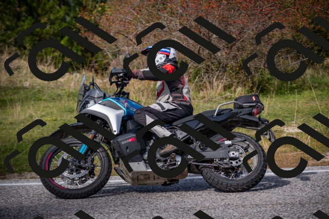 20251012125235-_5009808_am_