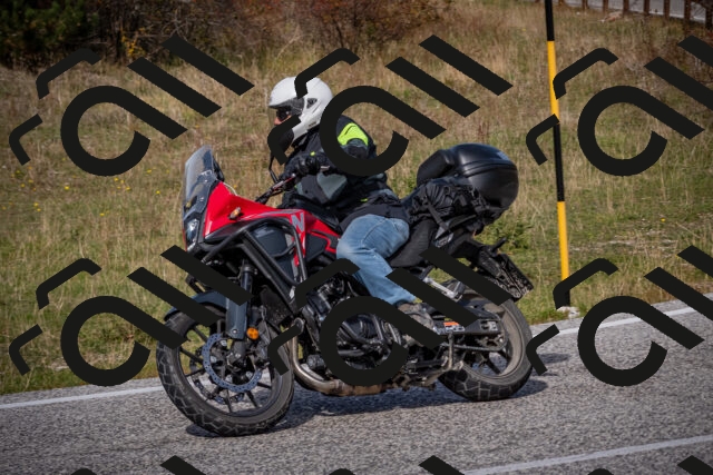 20251012125250-_5009819_am_