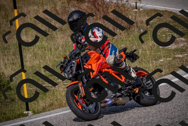 20251012125555-_5009829_am_