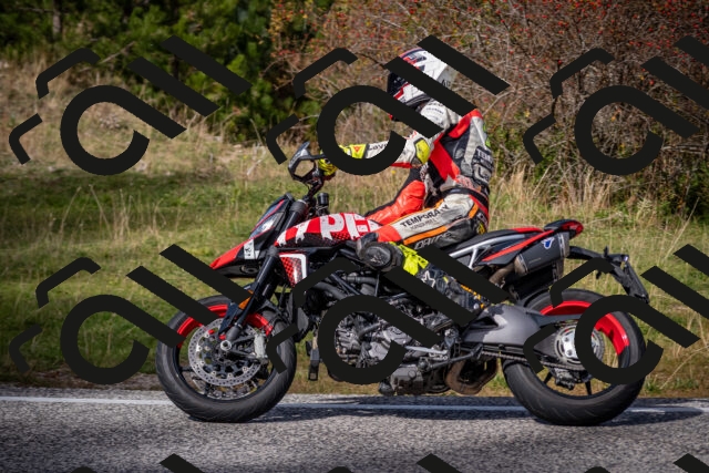 20251012125556-_5009832_am_